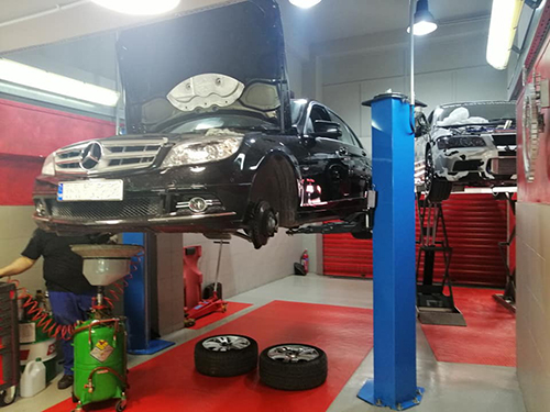 Service αυτοκινήτων MERCEDES C200